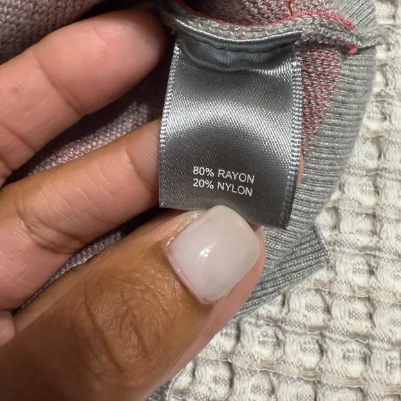 Marled Gray Sweater with Pink Heart Pattern - Picture 6 of 9